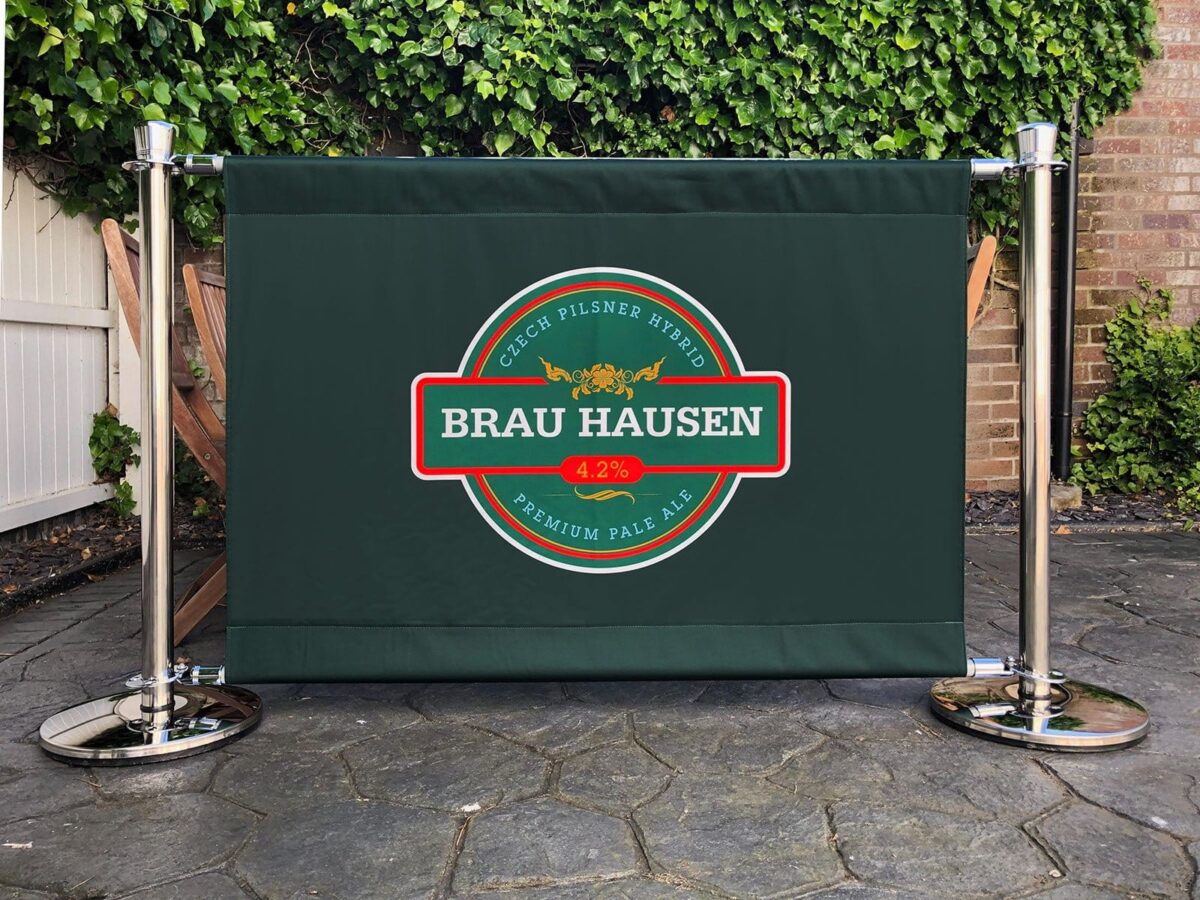 Premium Barrier System with Fabric Banner